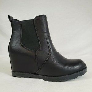 Universal Thread Black 7.5 Cassie Wedge Ankle Boot